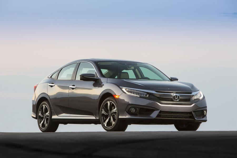  Honda Civic Touring Sedan (FC1) 2015 года  (NA) (фото 20 из 40)